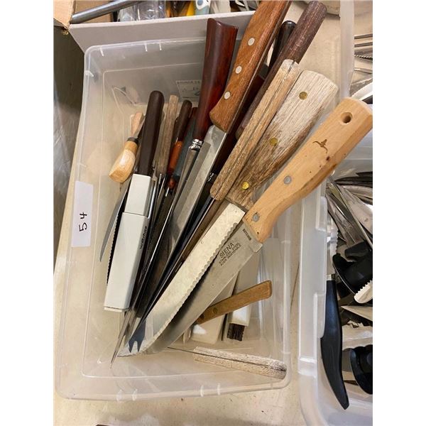 BOX LOT OF KITCHEN KNIVES