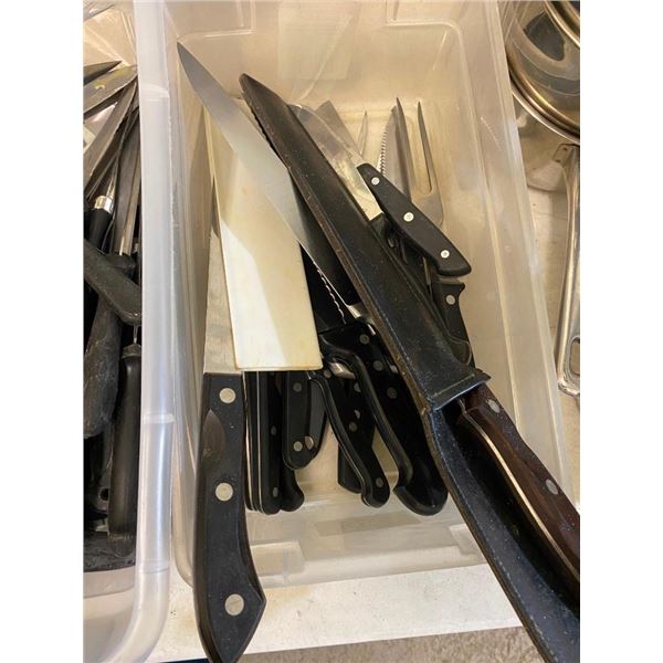 BOX LOT OF KITCHEN KNIVES