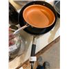 Image 1 : 2 KITCHEN PANS