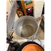 Image 1 : BIG KITCHEN POT