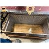 Image 2 : TOY TRUNK CHEST