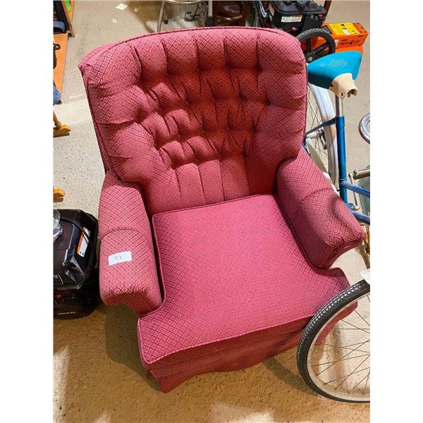 ACCENT CHAIR