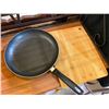 Image 2 : BOX LOT OF COOKWARE WITH WOODEN CUTTING BOARD