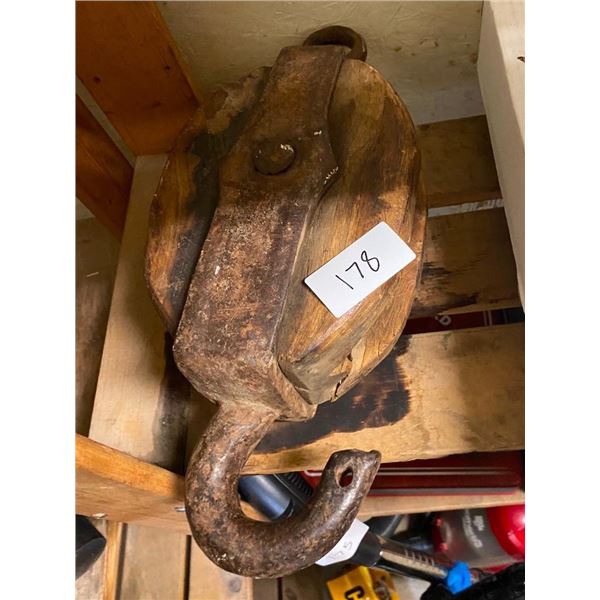 HEAVY WOOD AND METAL PULLEY WITH HOOK