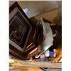Image 1 : BOX LOT
