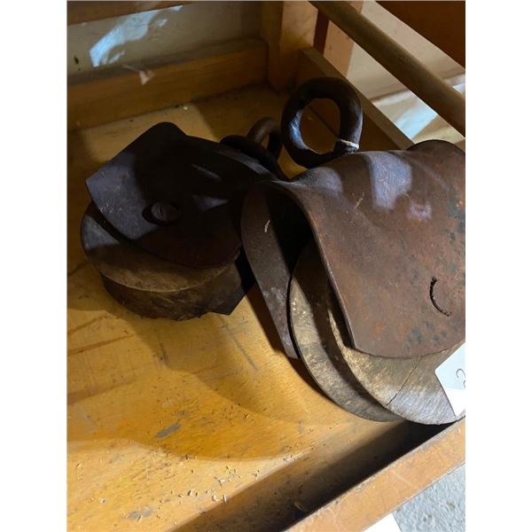 2 WOODEN PULLEYS WITH METAL EYE HOOKS
