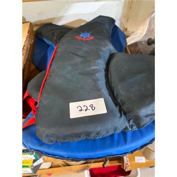 ADULT SIZE XL LIFE VEST