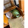 Image 1 : THERMOS CARRIER WITH THERMOS
