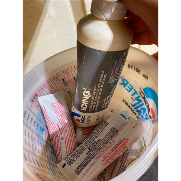 BUCKET OF AUTOBODY FILL WITH SEVERAL TUBES OF CREAM HARDENER