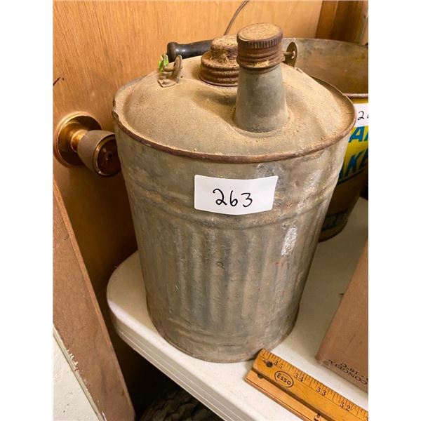 VINTAGE OIL TIN