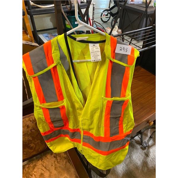 ONE-SIZE-FITS-MOST SAFETY VEST