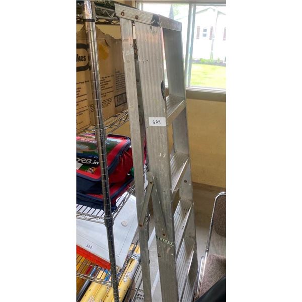6 FT ALUMINUM STEP LADDER