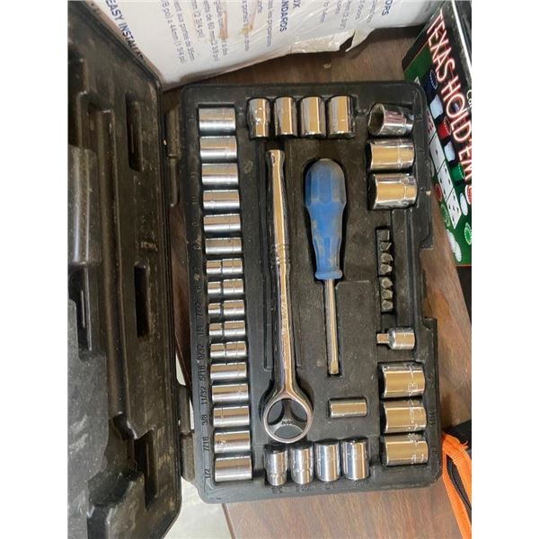 SOCKET & RATCHET SET