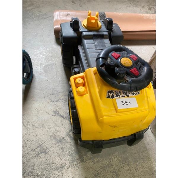 KIDS RIDING TOY