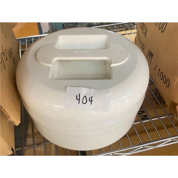CONTAINER WITH LID