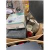 Image 1 : BOX LOT