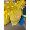 Image 2 : LARGE BAG OF KIDS PLASTIC BUILDING BLOCKS