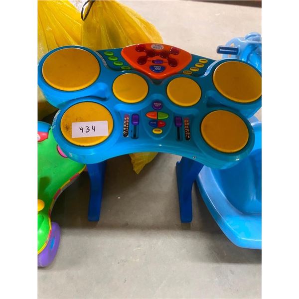 KIDS DRUMMING TOY