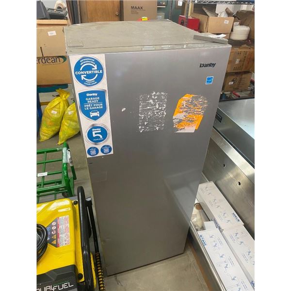 21X22X55IN DANBY CONVERTIBLE FRIDGE/FREEZER