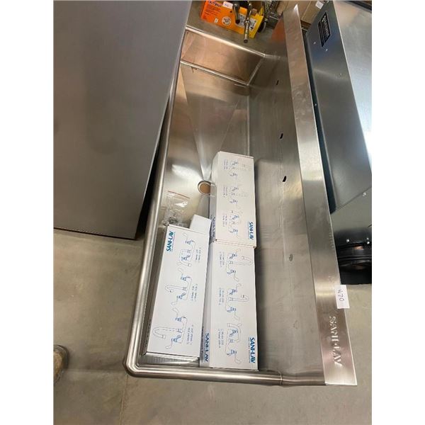 5FT 3 FAUCET COMMERCIAL WASH SINK