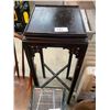 Image 1 : 36IN TALL FLOWER STAND