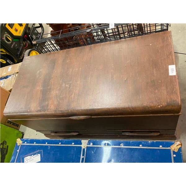40IN WOODEN TRUNK