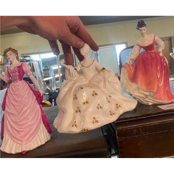 3 ROYAL DADLTON COLLECTIBLES