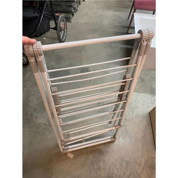 CLOTHES DRYING RACK