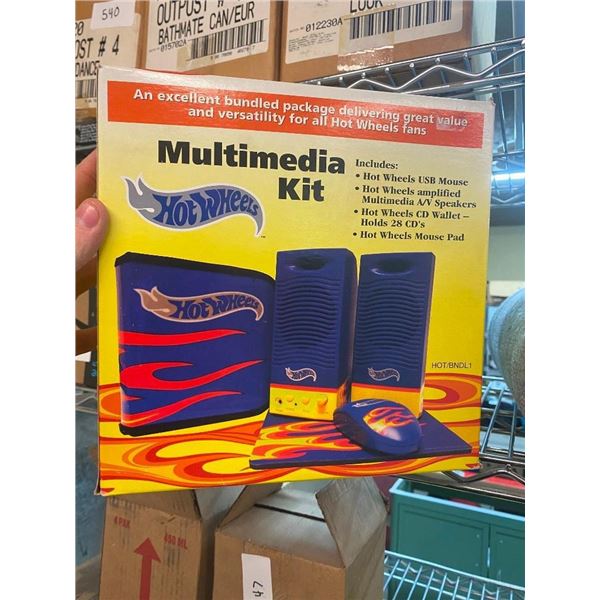 HOT WHEELS MULTI-MEDIA KIT