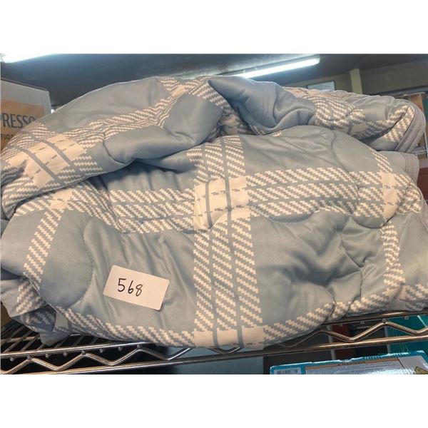 QUEEN SIZE COMFORTER