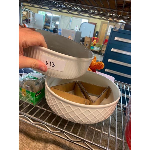 2 FRIUT BOWLS