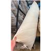 Image 1 : BODY PILLOW