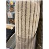 Image 1 : 5X7FT AREA RUG