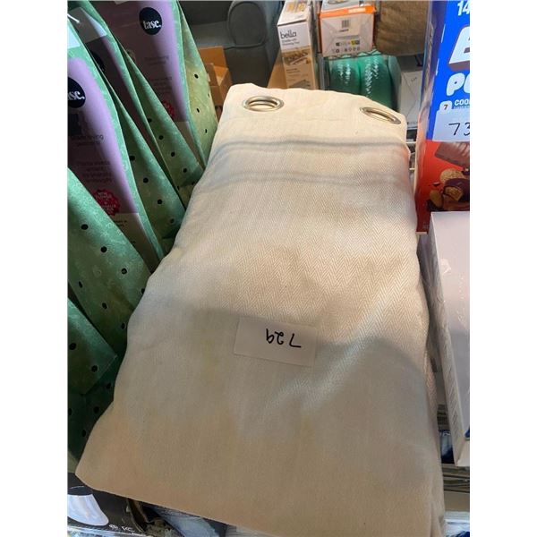 SINGLE 2WHITE CURTAIN PANEL