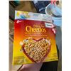 Image 1 : BOX OF HONEY NUT CHEERIOS