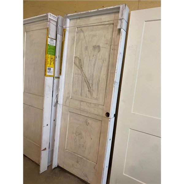 32IN INTERIOR DOOR - HAS FEW MARKS AS SEEN IN PICTURE