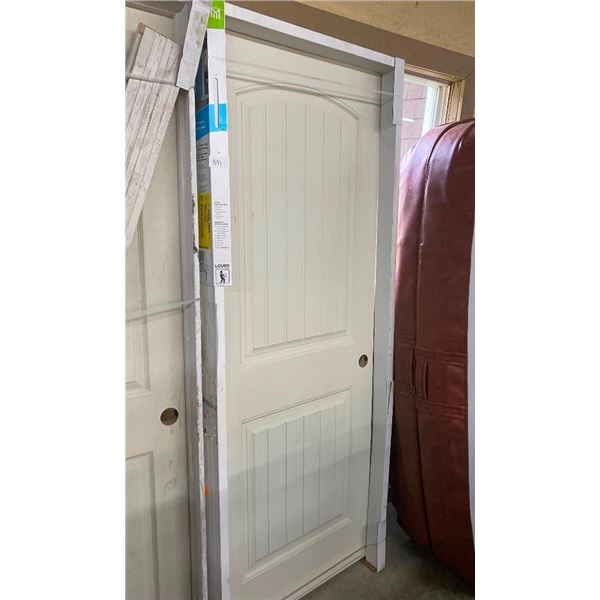 32IN INTERIOR DOOR - FRAME IS CRACKED AS SEEN IN PICTURE