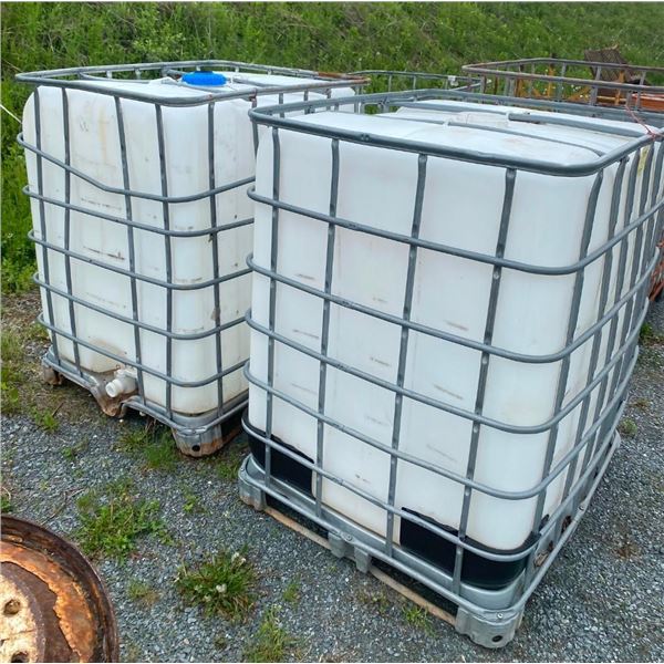2 WATER TOTES