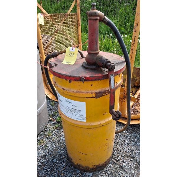 OIL BARREL WITH PUMP