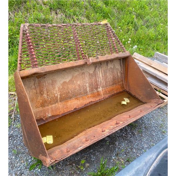 63IN BUCKET WITH BACKPLATE