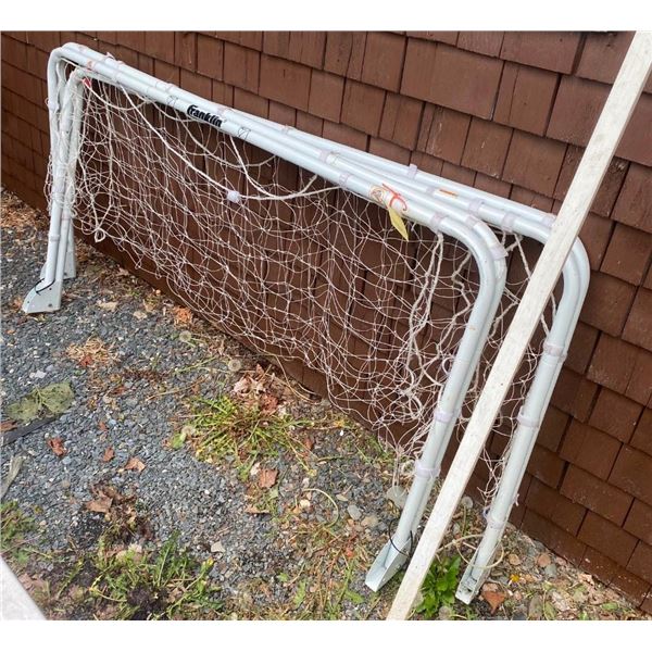 2 6FT KIDS SOCCER NETS