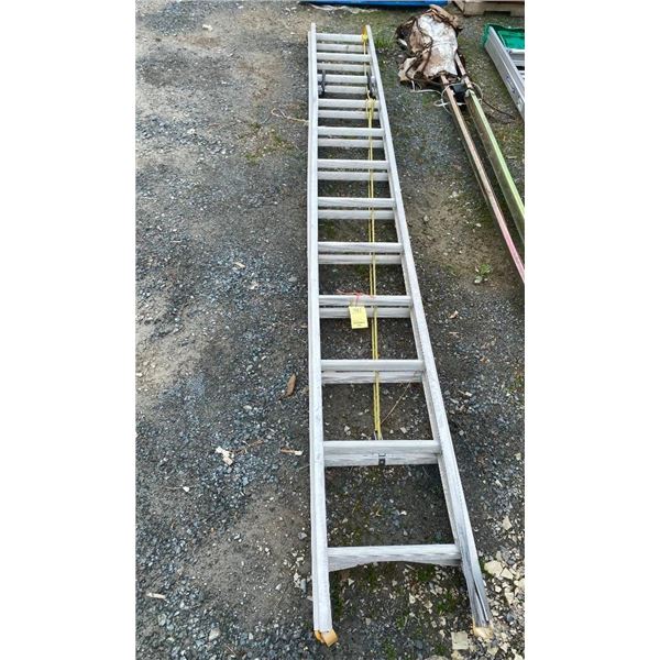 22FT EXTENSION LADDER - DAMAGE AS SEEN IN PICTURE