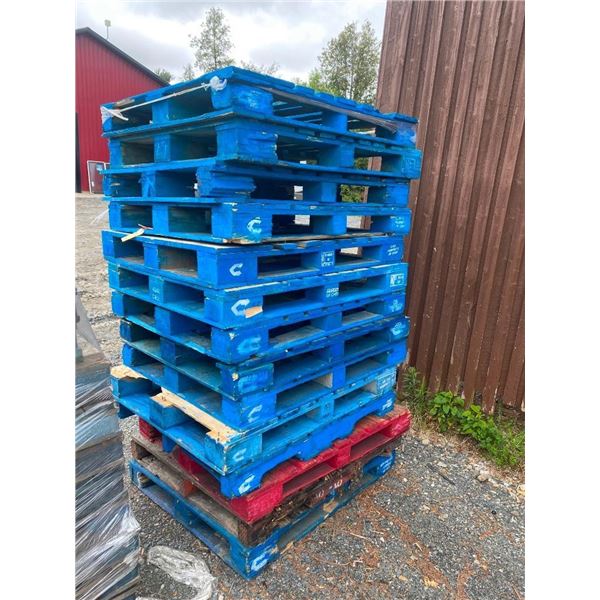 14 OF 48X40IN HARDWOOD PALLETS