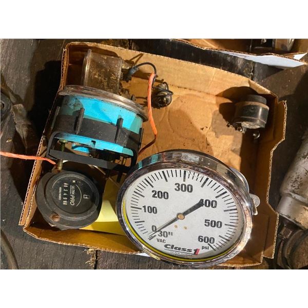 BOX LOT OF ASSORTED GAUGES