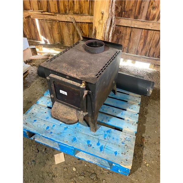 24X17 INCH STOVE WITH PART OF 6 INCH FLUE PIECE