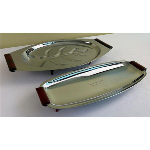 2 Serving Trays