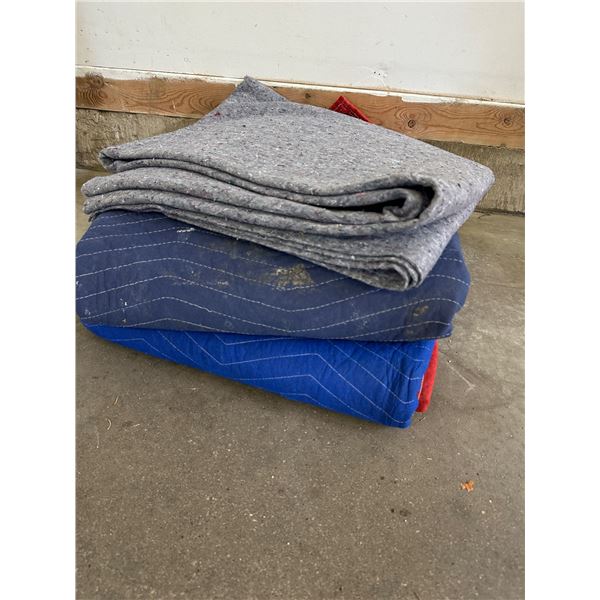 3 Moving Blankets