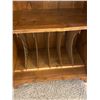 Image 2 : Entertainment Stand Hutch