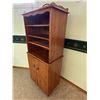 Image 4 : Entertainment Stand Hutch