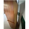 Image 7 : Entertainment Stand Hutch